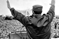 Fidel Castro en el poder, en la tribuna. (ACN)